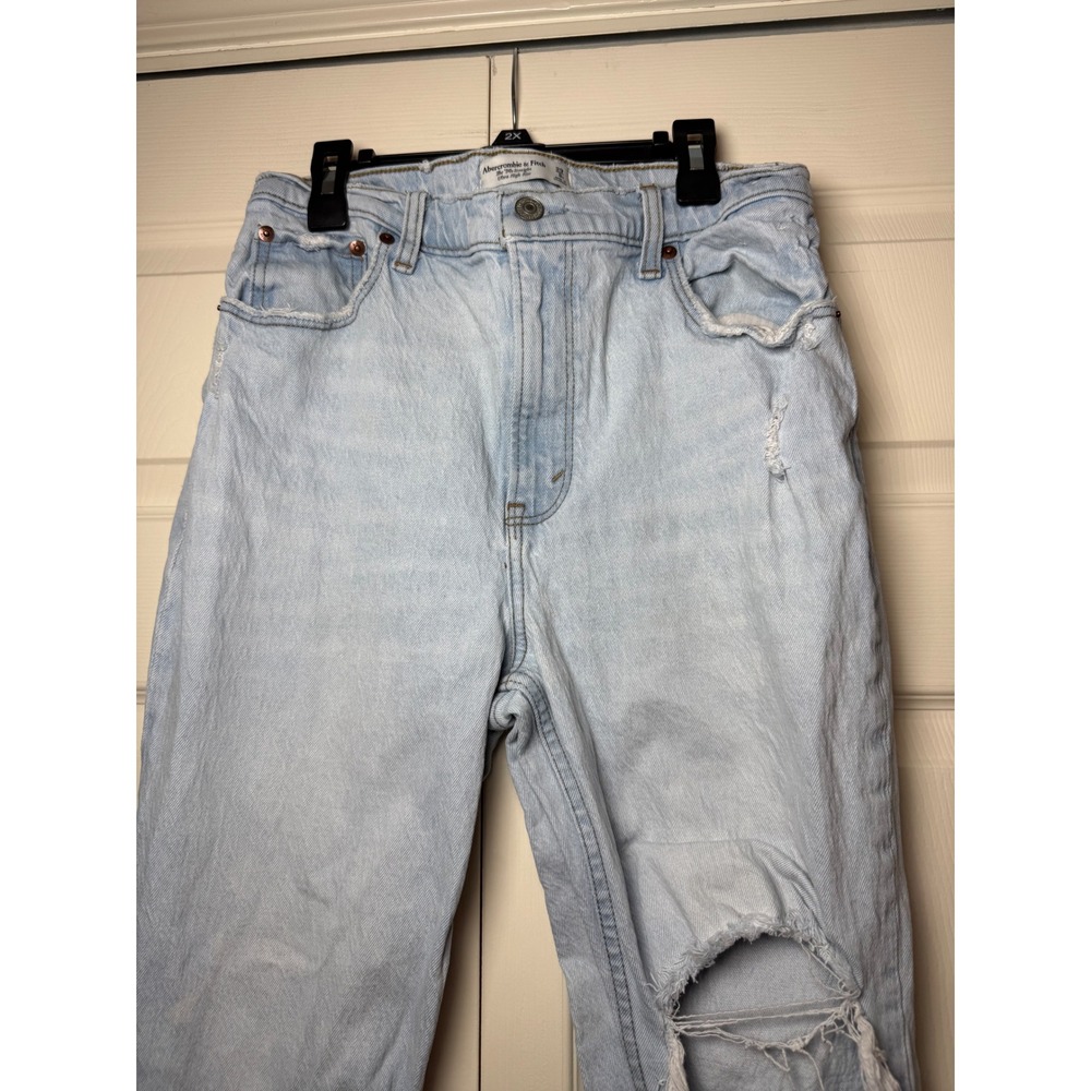 Abercrombie & Fitch 90's Straight Ultra High Rise Denim Distressed Jeans - Picture 2 of 7